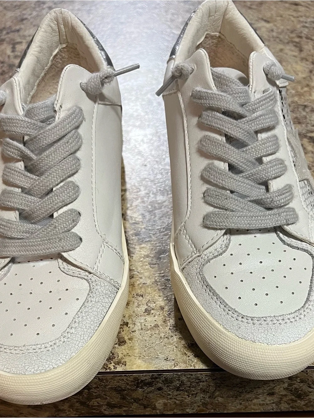 Vintage Havana Lace-Up Sneakers in Light Gray and White